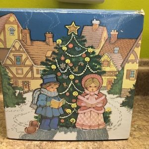 Vintage Bath Soap-AVON Christmas Carollers Decorative Soap has not been used.